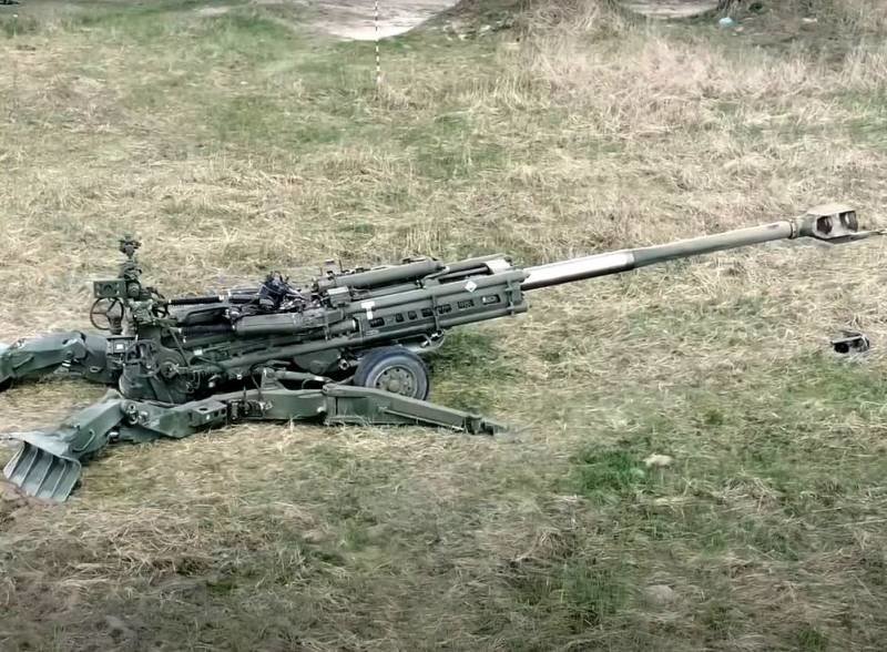 Появились кадры с работой гаубицы М777 снарядами Excalibur на Украине