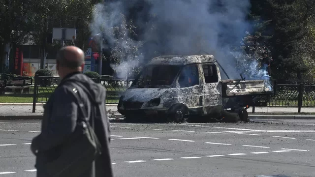 При обстреле Ворошиловского района Донецка четыре человека погибли, восемь пострадали