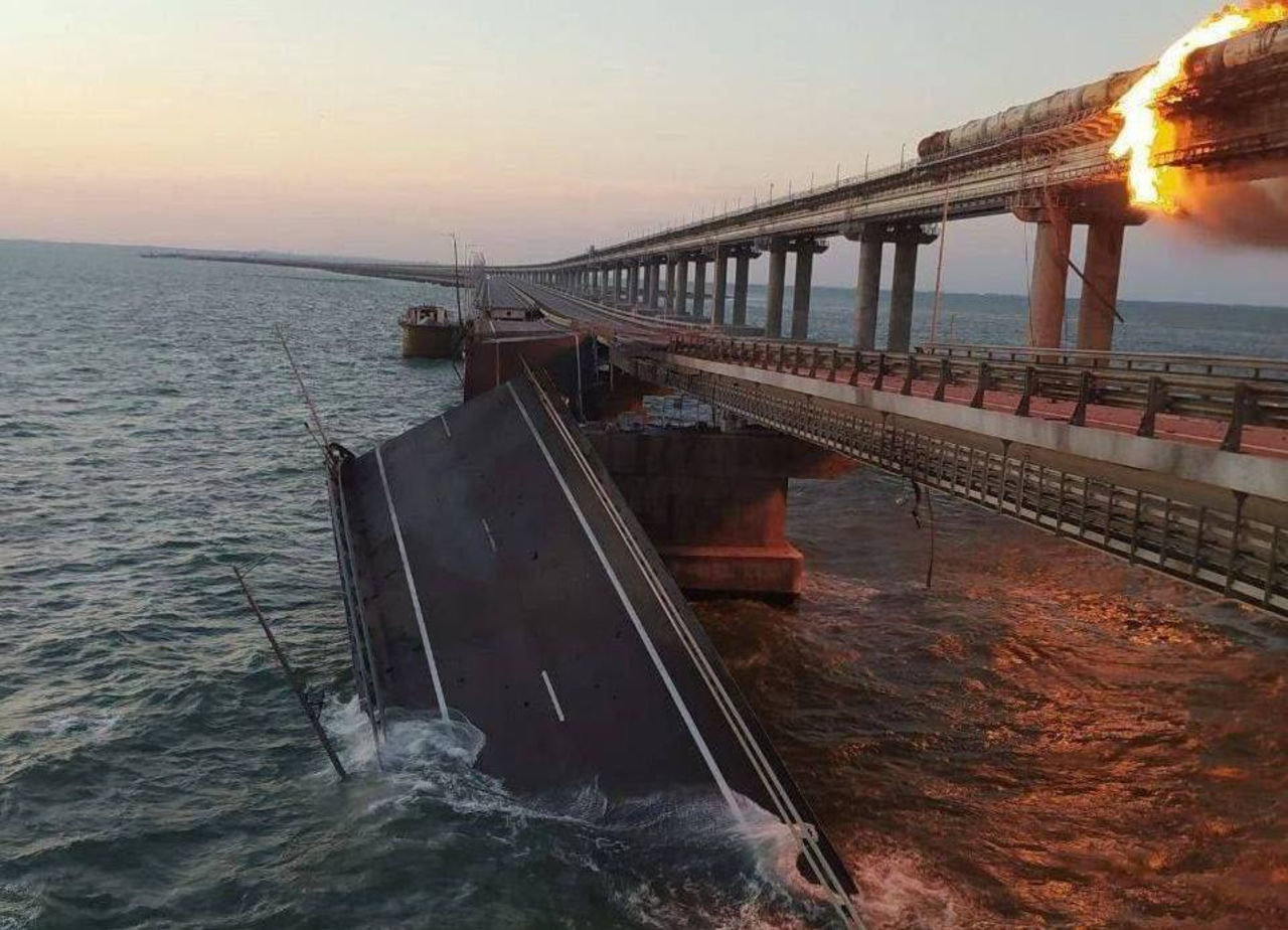Видео момента взрыва Крымского моста