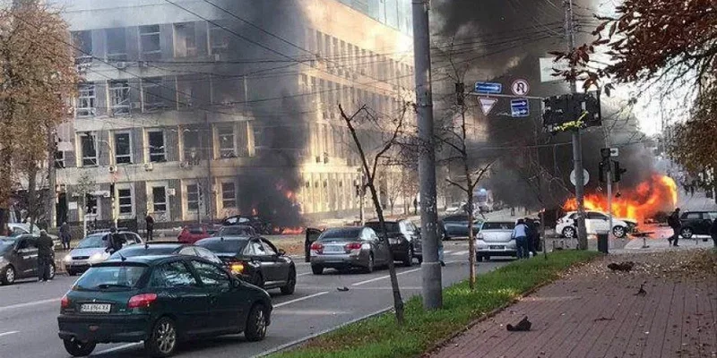 Советник главы МВД Украины Геращенко заявил о падении ракеты рядом со зданием СБУ в Киеве