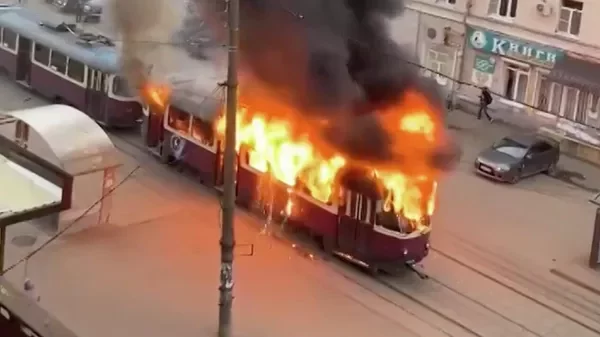 В Сормовском районе Нижнего Новгорода загорелся трамвай, пострадал водитель