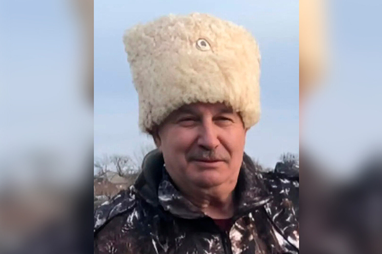 Собаки сутки согревали на морозе 72-летнего хозяина, у которого случился инсульт на охоте