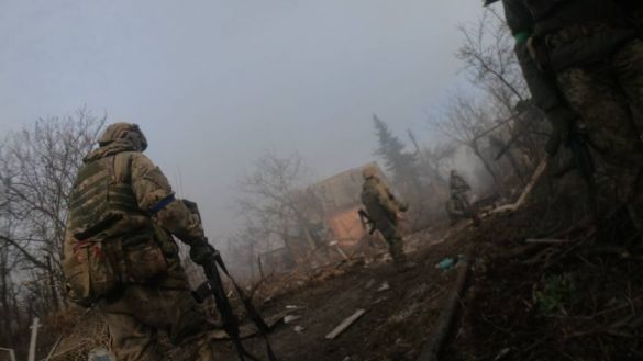 Зеленский пригрозил ВСУ потерей Украины, если те сдадут Бахмут