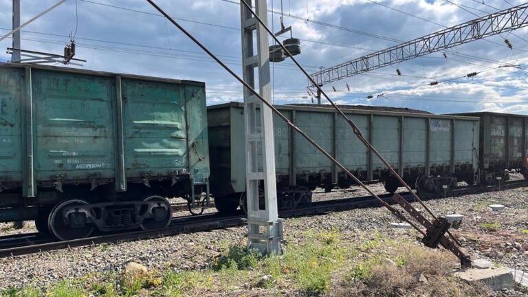 В Приамурье на железной дороге сошли с рельсов пять вагонов с углем