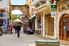 На греческом острове Крит двое мужчин изнасиловали туристку и были арестованы