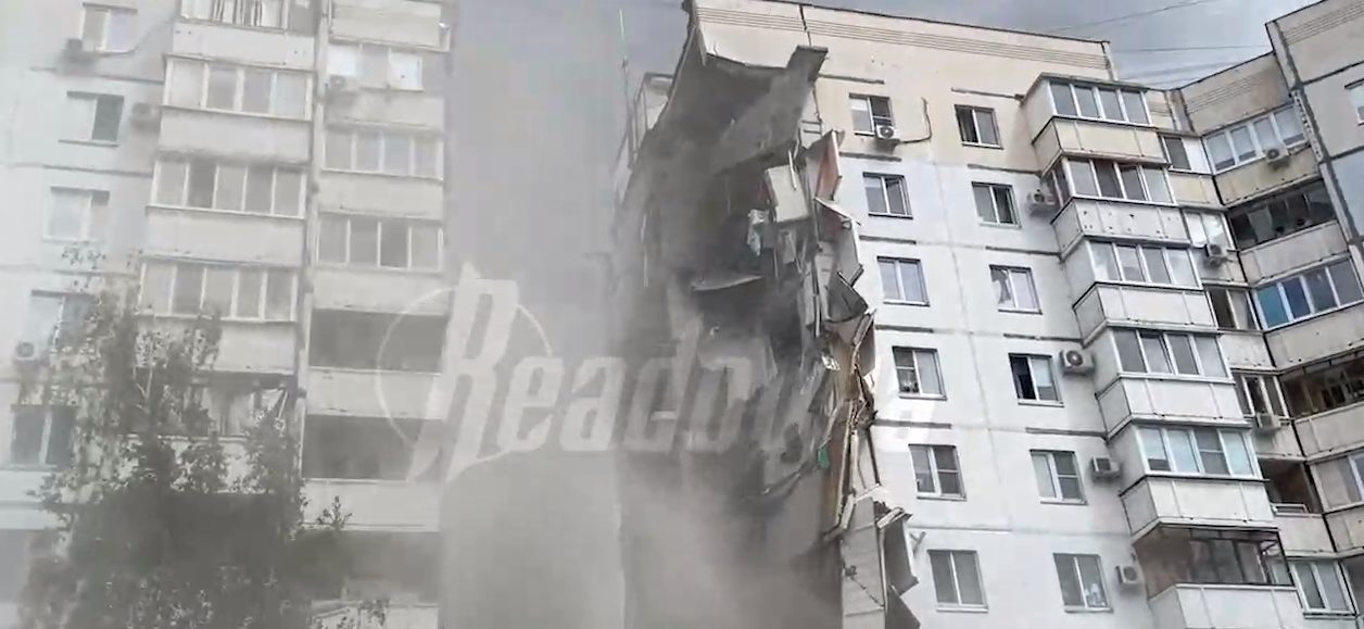 У дома в Белгороде обрушилась крыша