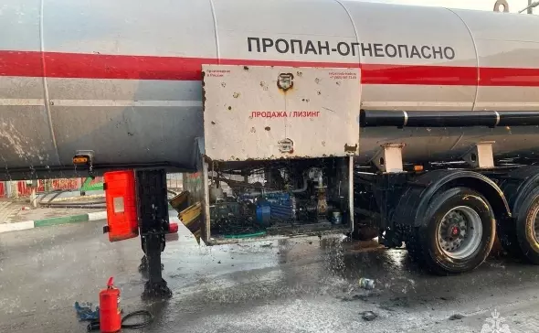 Цистерна с пропаном загорелась на заправке в Уфе